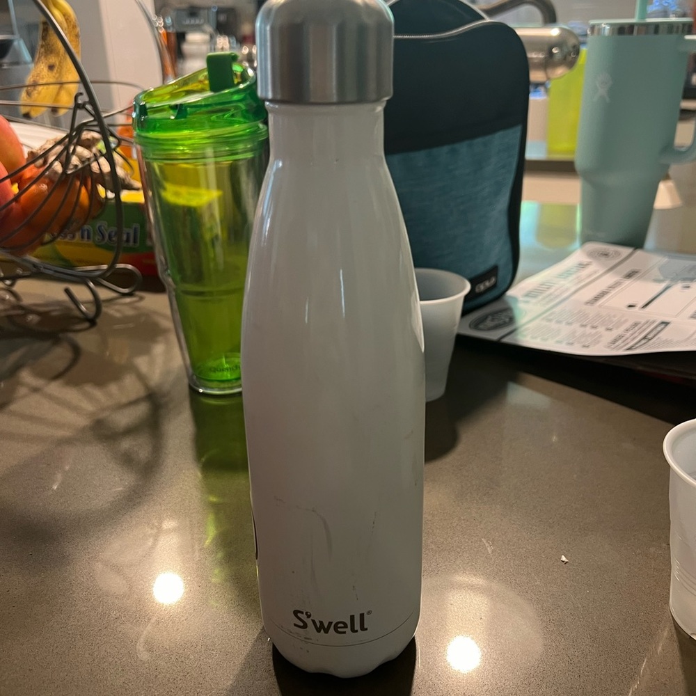 Swell water bottle